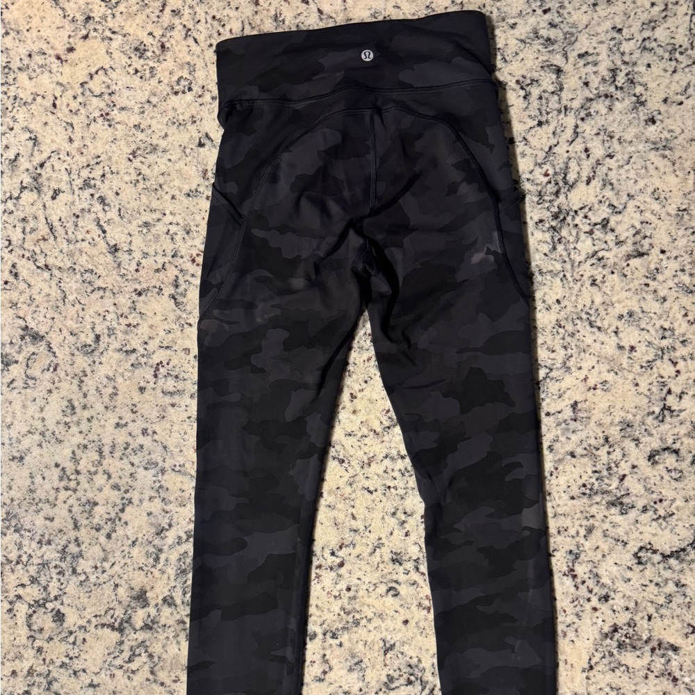 Lululemon Black and grey Camo Leggings size 4